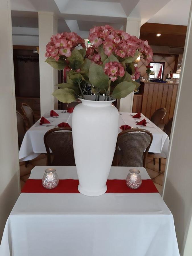 Hotel Medebach - Zum Schwanenkoenig Extérieur photo