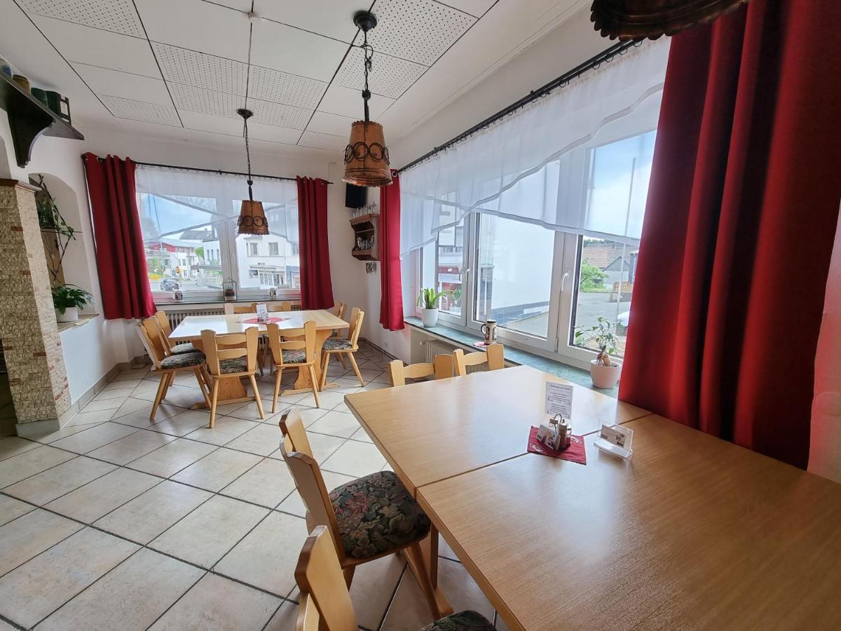Hotel Medebach - Zum Schwanenkoenig Extérieur photo